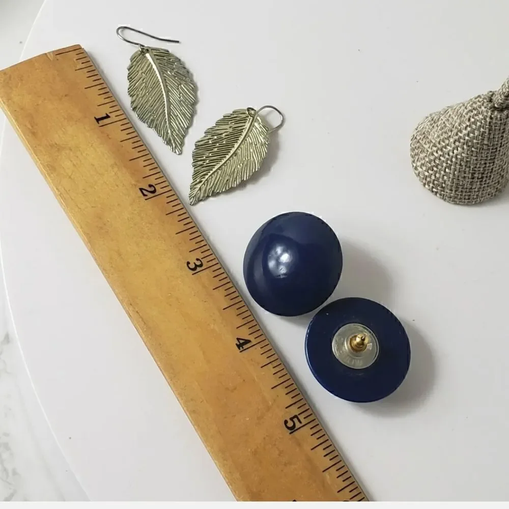LOT OF VINTAGE PIERCED EARRINGS